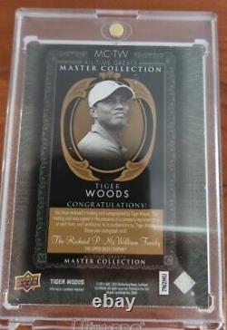 2015 Upper Deck Master Collection Tiger Woods /20 On Card Auto